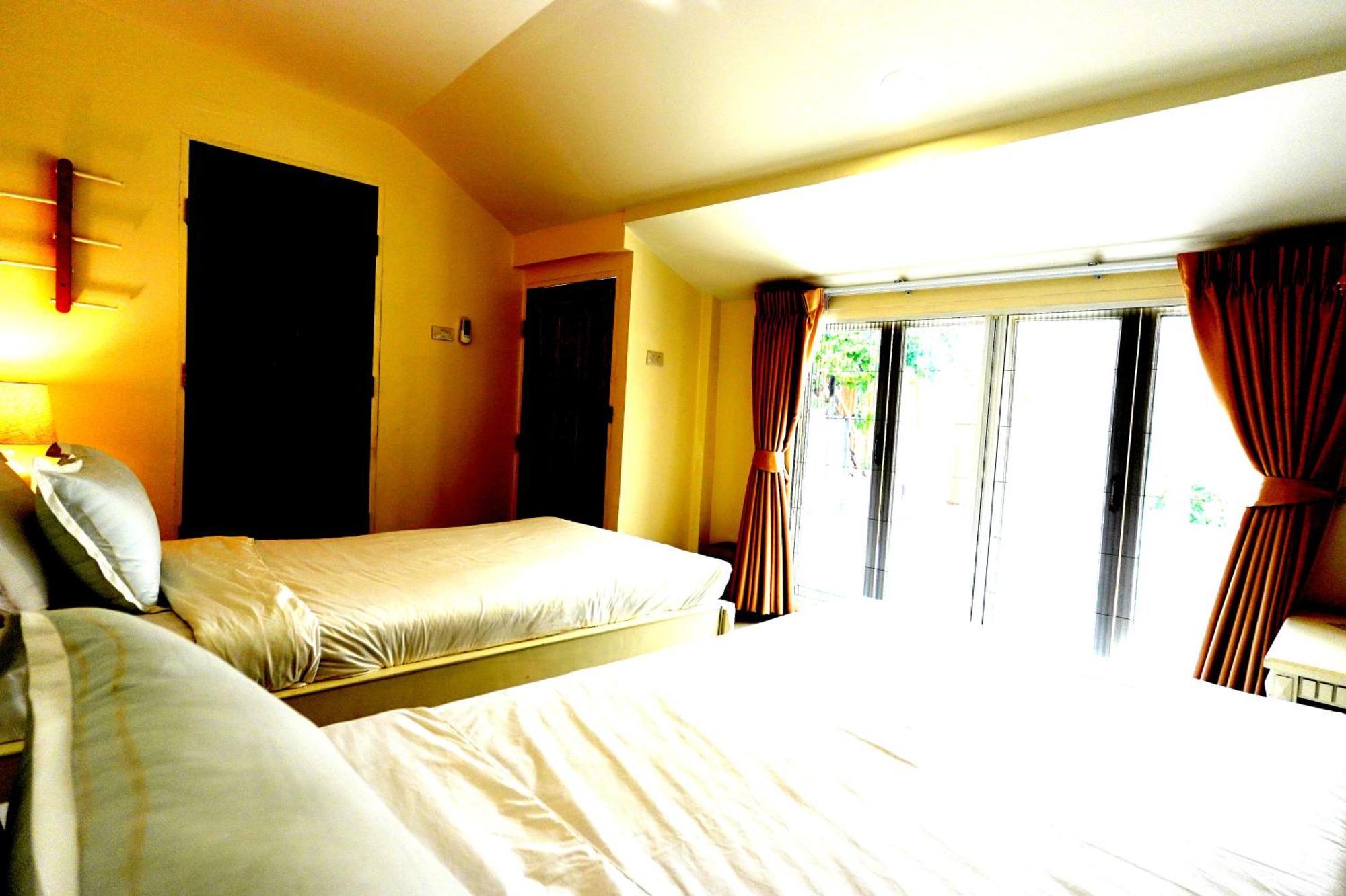 To The Moon Guesthouse — Photos 3